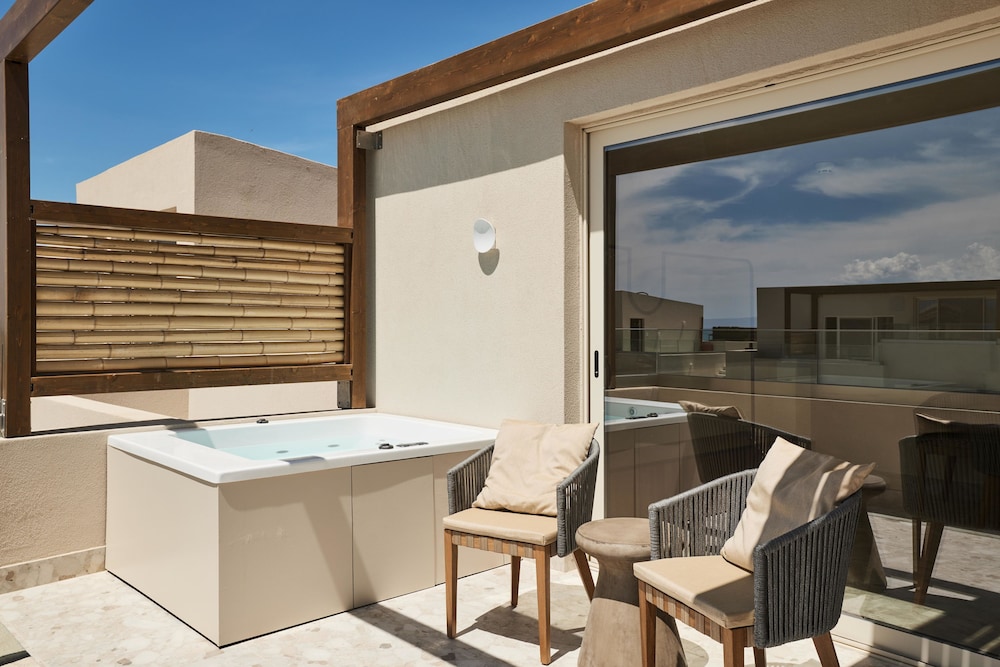 Uzenie All Suites Boutique Resort - Adults Only — Hotel rooms in Rethymnon