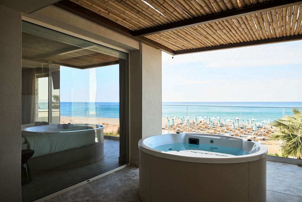 Uzenie All Suites Boutique Resort - Adults Only — Hotel rooms in Rethymnon