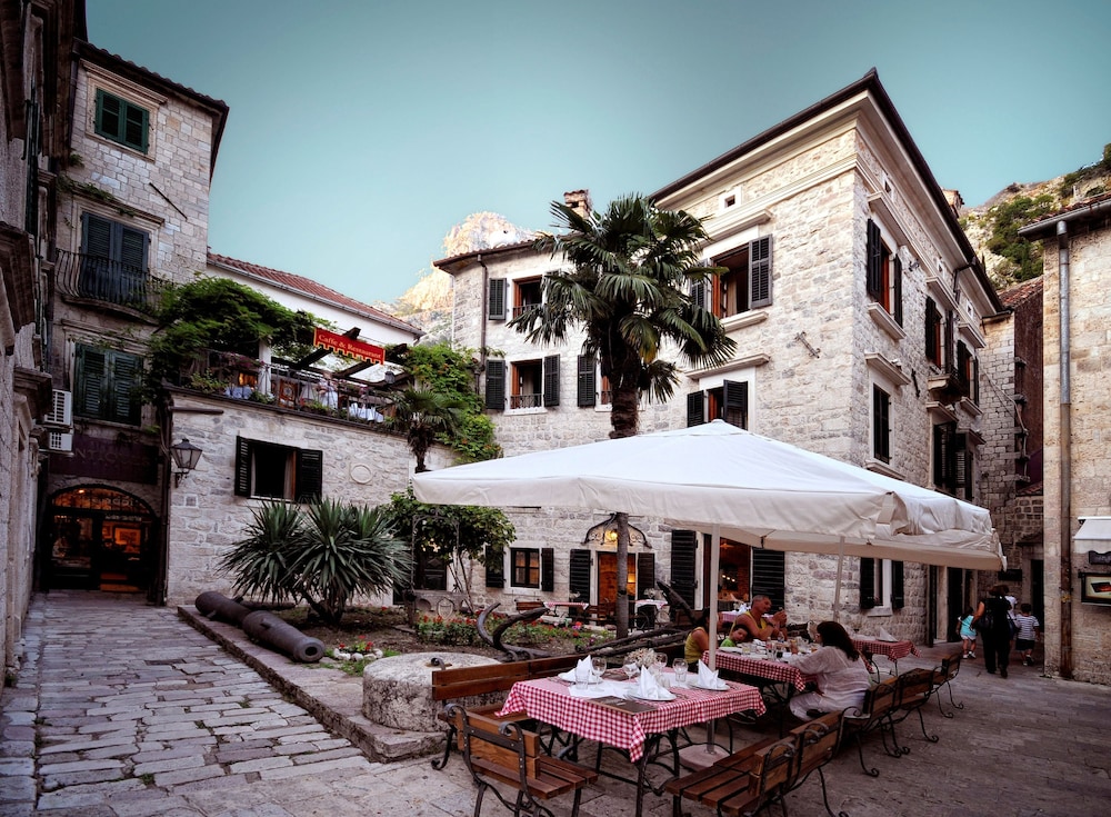 Hotel Monte Cristo - zdjęcie 2