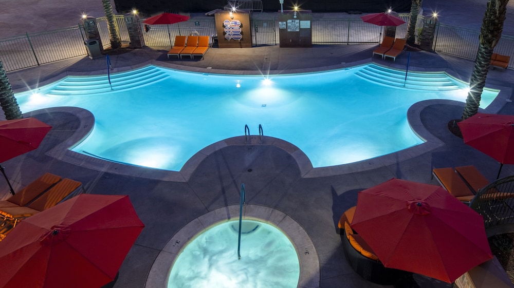 Cannery Hotel & Casino — Swimming pool in North Las Vegas, Nevada