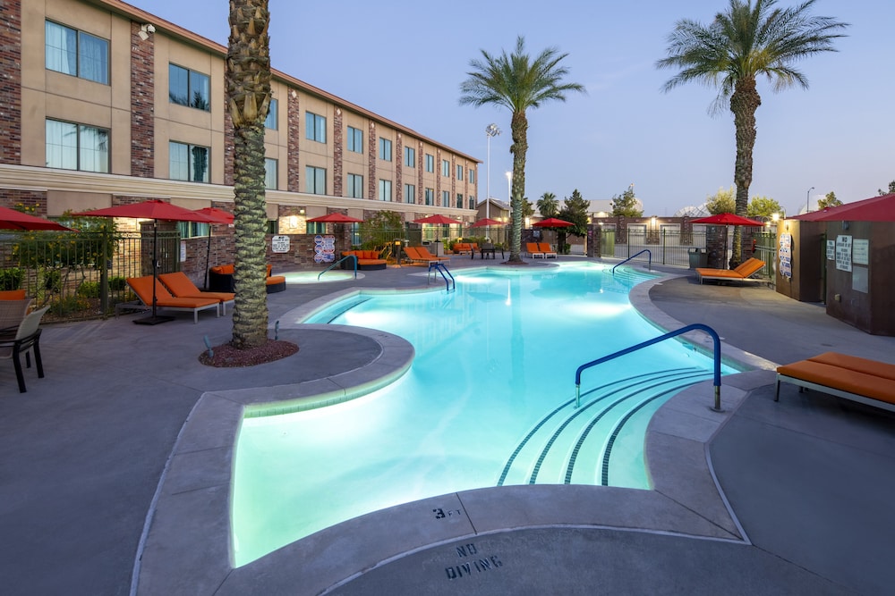 Cannery Hotel & Casino — Swimming pool in North Las Vegas, Nevada