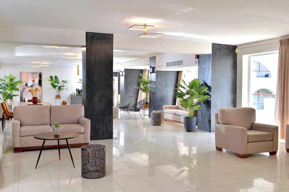 Alykanas Beach Hotel by Zante Plaza — Hotel building in Alikanas, Ionian Islands