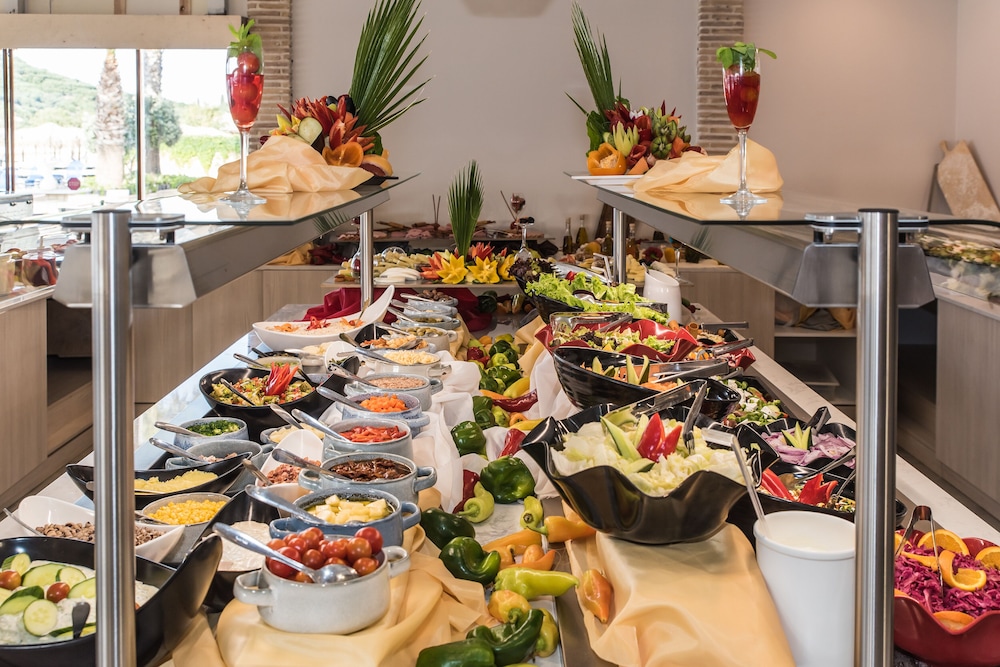 Alykanas Beach Hotel by Zante Plaza — Restaurant & bars in Alikanas, Ionian Islands