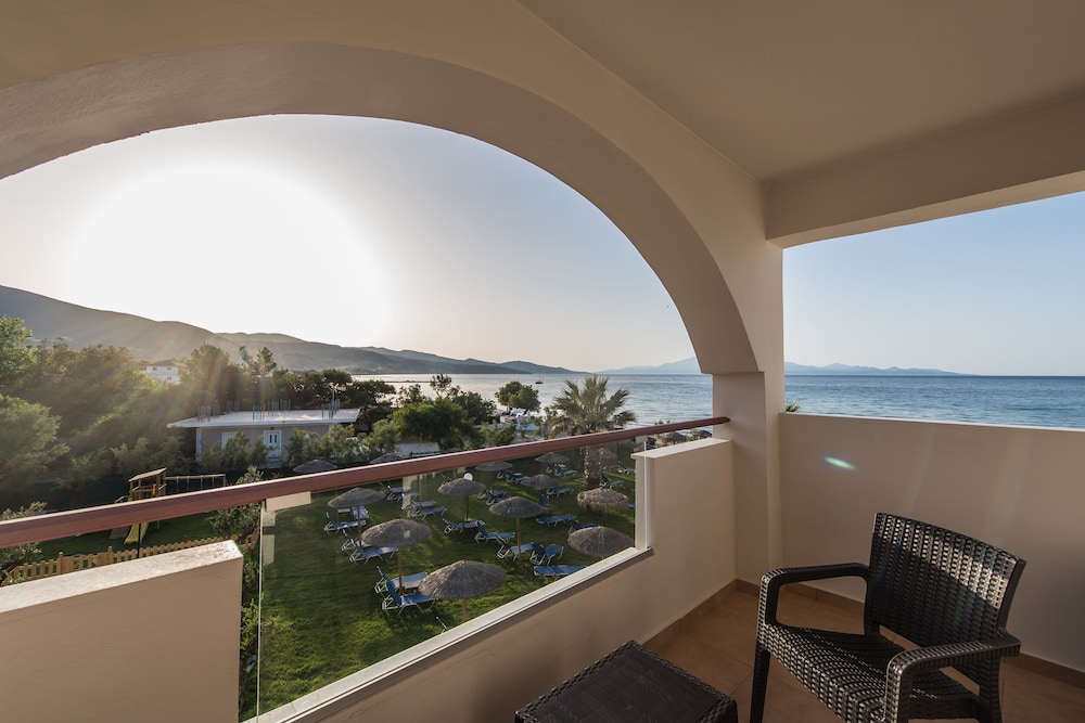 Alykanas Beach Hotel by Zante Plaza — Hotel rooms in Alikanas, Ionian Islands