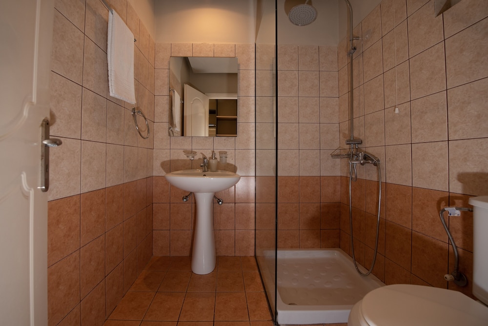 Alykanas Beach Hotel by Zante Plaza — Hotel rooms in Alikanas, Ionian Islands