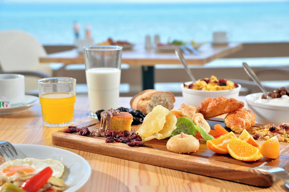 Alykanas Beach Hotel by Zante Plaza — Restaurant & bars in Alikanas, Ionian Islands
