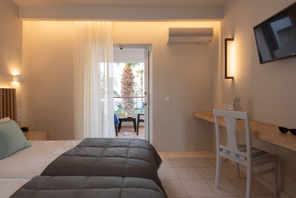 Alykanas Beach Hotel by Zante Plaza — Hotel rooms in Alikanas, Ionian Islands