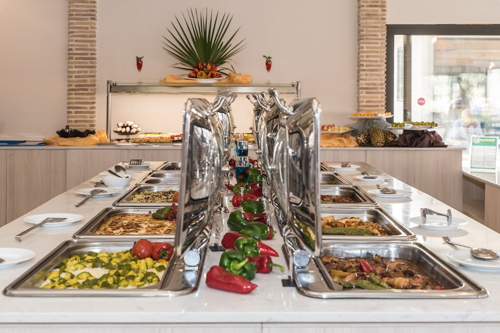 Alykanas Beach Hotel by Zante Plaza — Restaurant & bars in Alikanas, Ionian Islands