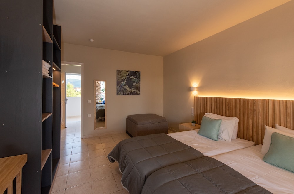 Alykanas Beach Hotel by Zante Plaza — Hotel rooms in Alikanas, Ionian Islands