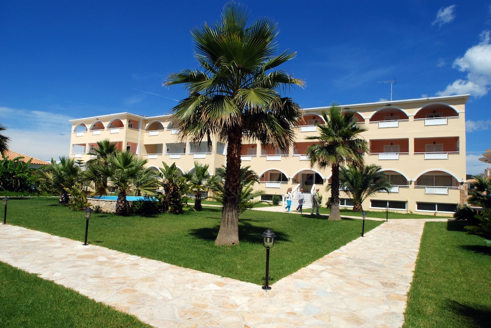 Alykanas Beach Hotel by Zante Plaza — Hotel building in Alikanas, Ionian Islands
