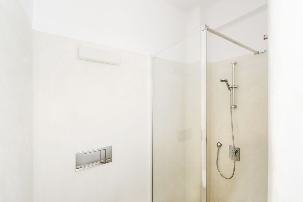 Hotel 28 — Hotel rooms in Kamari, South Aegean