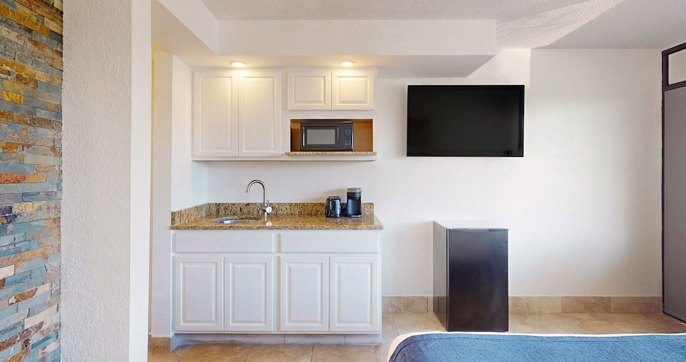 Park Royal Orlando managed by Accor — Hotel rooms in Kissimmee, Florida