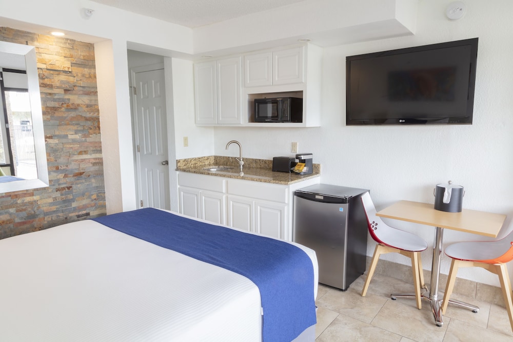 Park Royal Orlando managed by Accor — Hotel rooms in Kissimmee, Florida