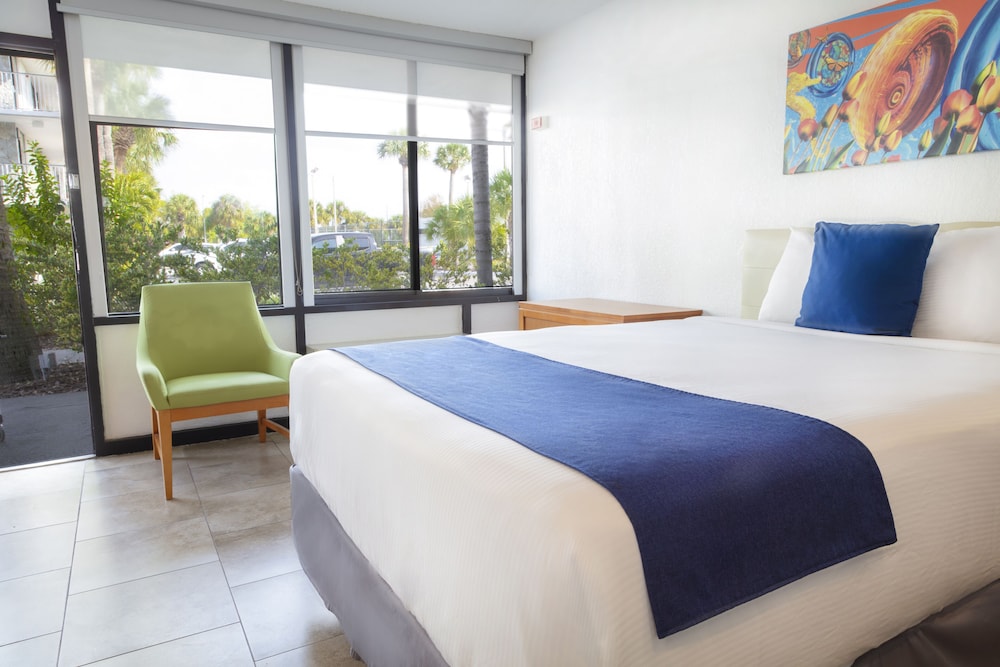 Park Royal Orlando managed by Accor — Hotel rooms in Kissimmee, Florida
