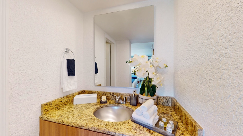 Park Royal Orlando managed by Accor — Hotel rooms in Kissimmee, Florida
