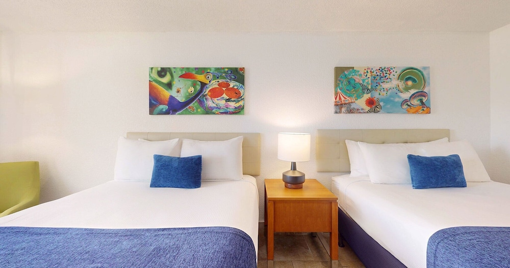 Park Royal Orlando managed by Accor — Hotel rooms in Kissimmee, Florida