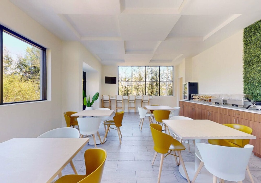 Park Royal Orlando managed by Accor — Restaurant & bars in Kissimmee, Florida