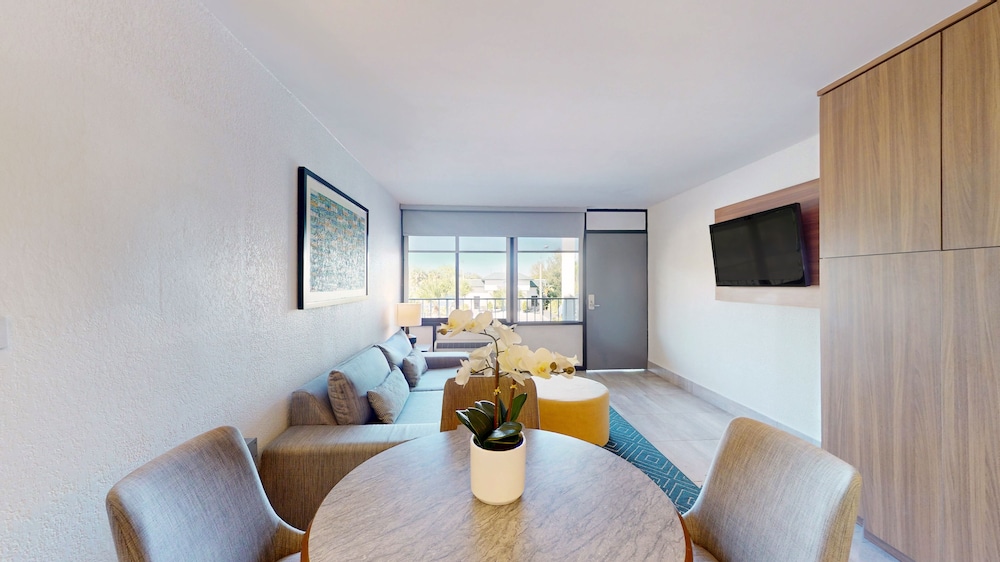Park Royal Orlando managed by Accor — Hotel rooms in Kissimmee, Florida