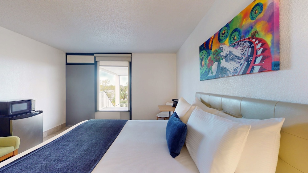 Park Royal Orlando managed by Accor — Hotel rooms in Kissimmee, Florida