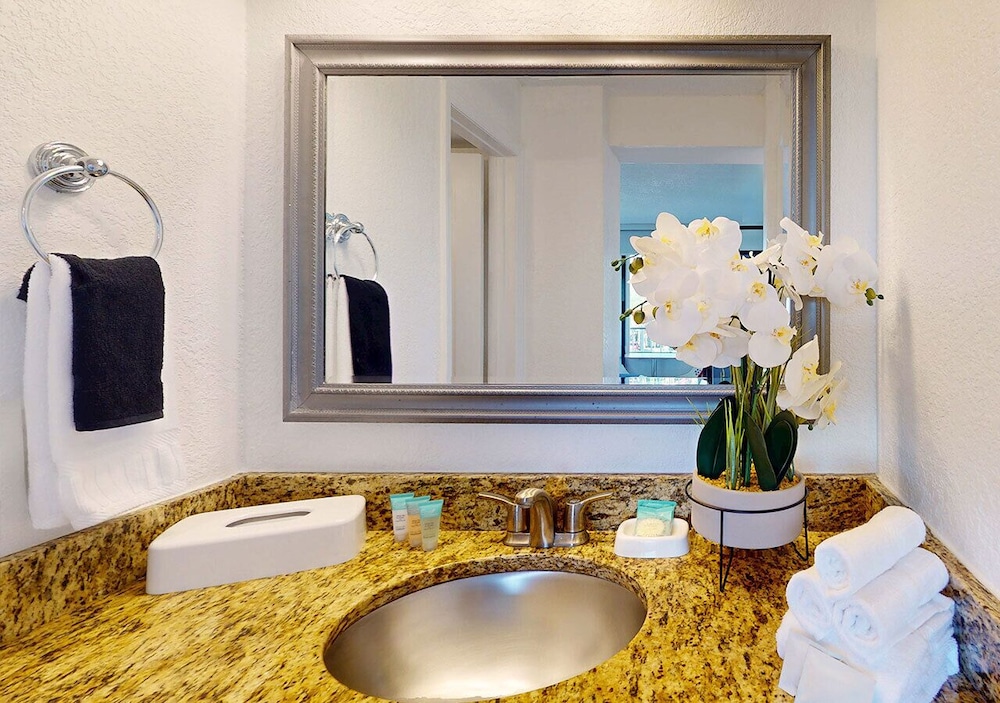 Park Royal Orlando managed by Accor — Hotel rooms in Kissimmee, Florida
