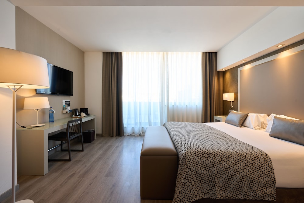 Catalonia Square — Hotel rooms in Barcelona, Catalonia