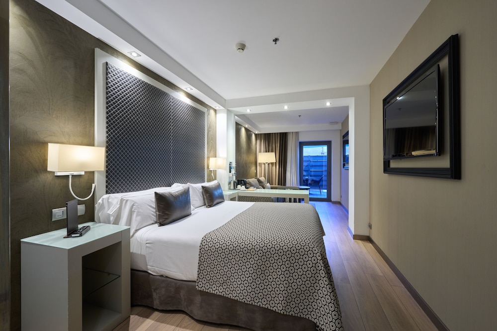 Catalonia Square — Hotel rooms in Barcelona, Catalonia
