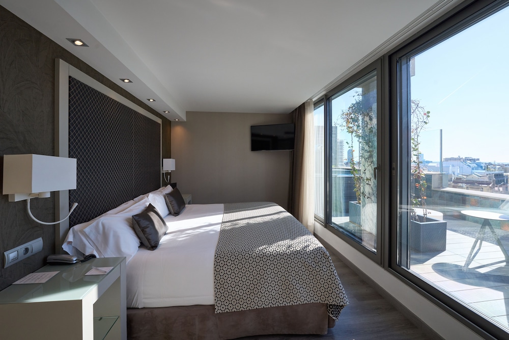 Catalonia Square — Hotel rooms in Barcelona, Catalonia
