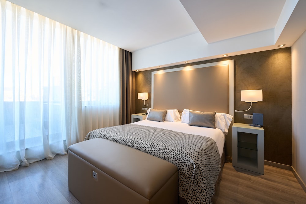 Catalonia Square — Hotel rooms in Barcelona, Catalonia