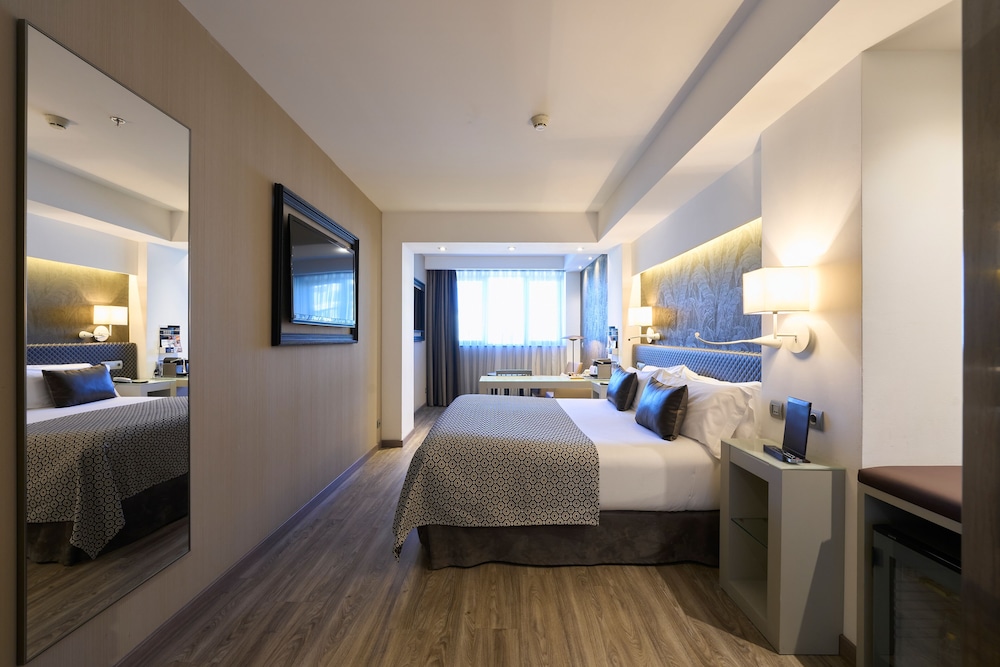 Catalonia Square — Hotel rooms in Barcelona, Catalonia