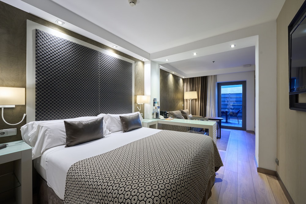 Catalonia Square — Hotel rooms in Barcelona, Catalonia