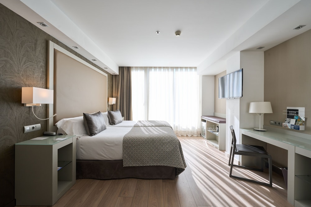 Catalonia Square — Hotel rooms in Barcelona, Catalonia