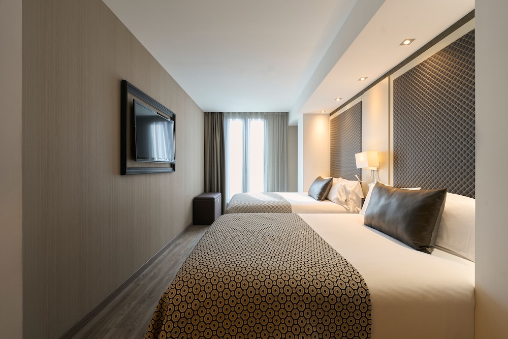 Catalonia Square — Hotel rooms in Barcelona, Catalonia