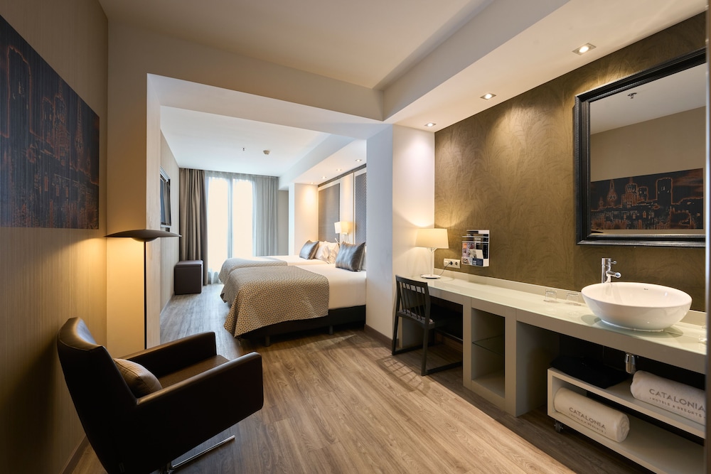 Catalonia Square — Hotel rooms in Barcelona, Catalonia