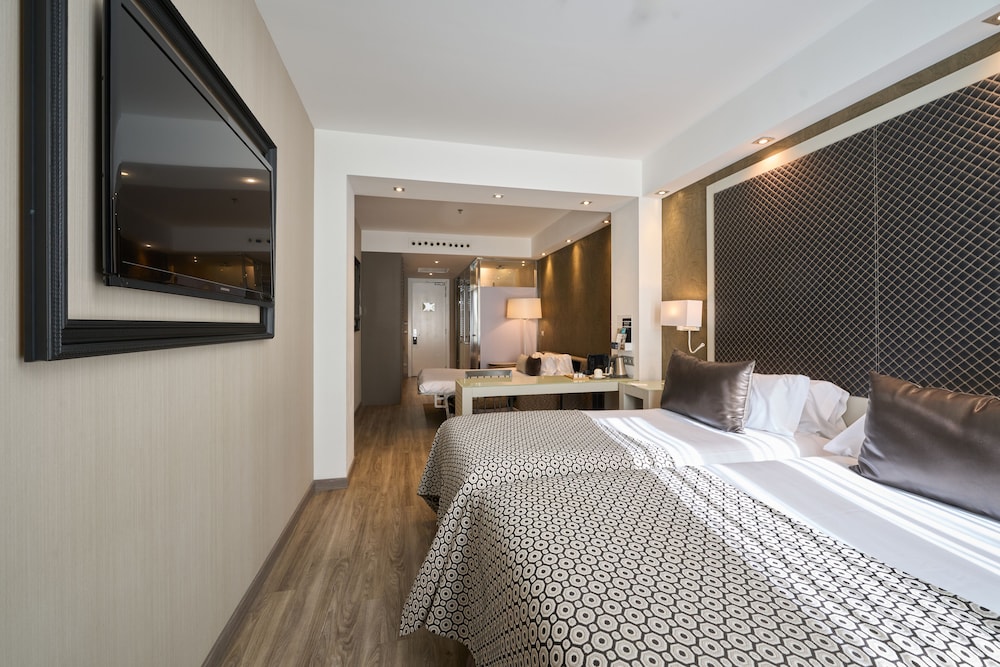 Catalonia Square — Hotel rooms in Barcelona, Catalonia