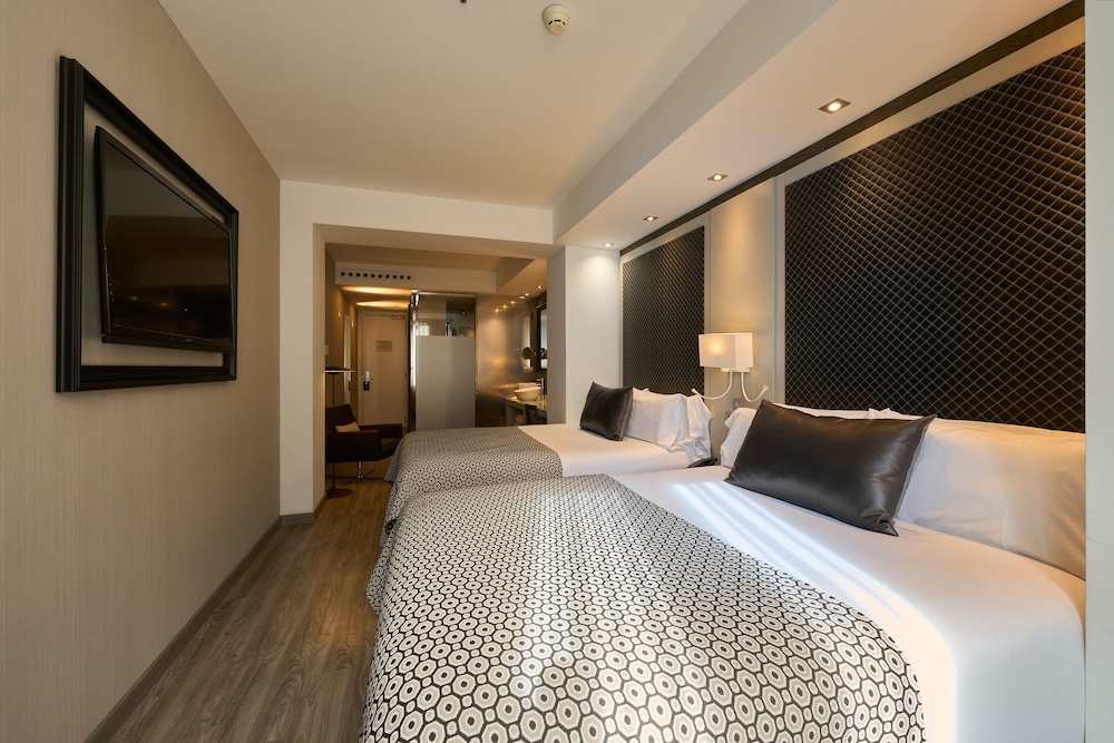 Catalonia Square — Hotel rooms in Barcelona, Catalonia