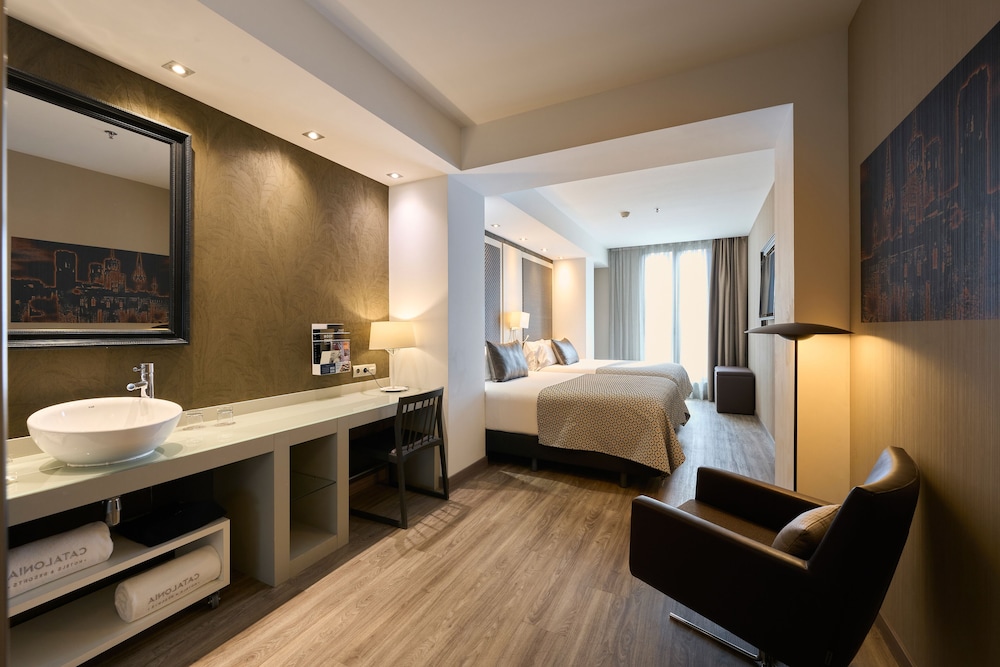 Catalonia Square — Hotel rooms in Barcelona, Catalonia
