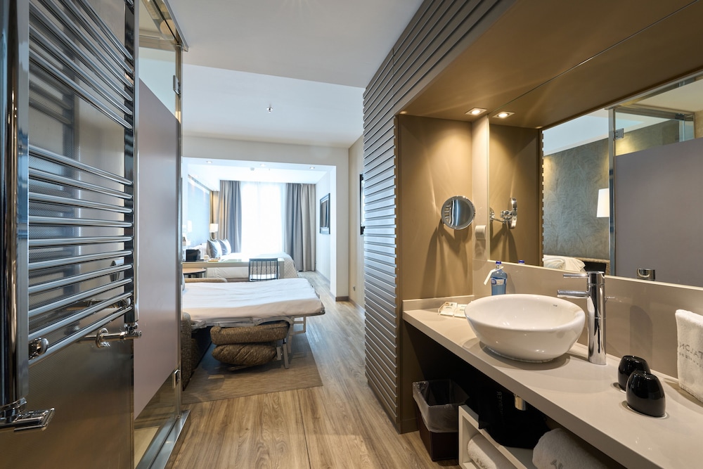 Catalonia Square — Hotel rooms in Barcelona, Catalonia