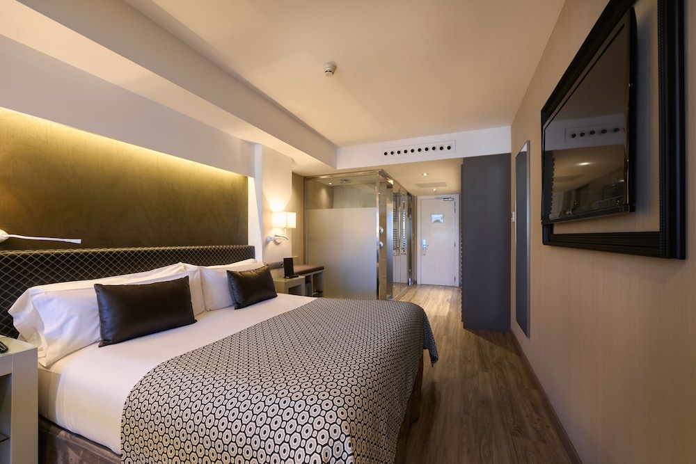 Catalonia Square — Hotel rooms in Barcelona, Catalonia
