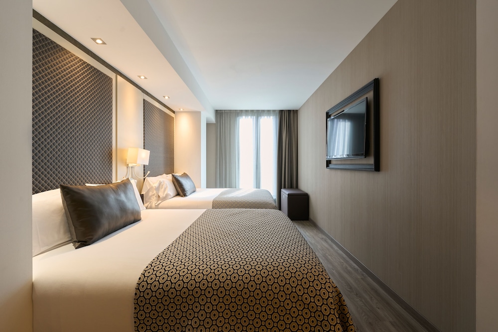 Catalonia Square — Hotel rooms in Barcelona, Catalonia