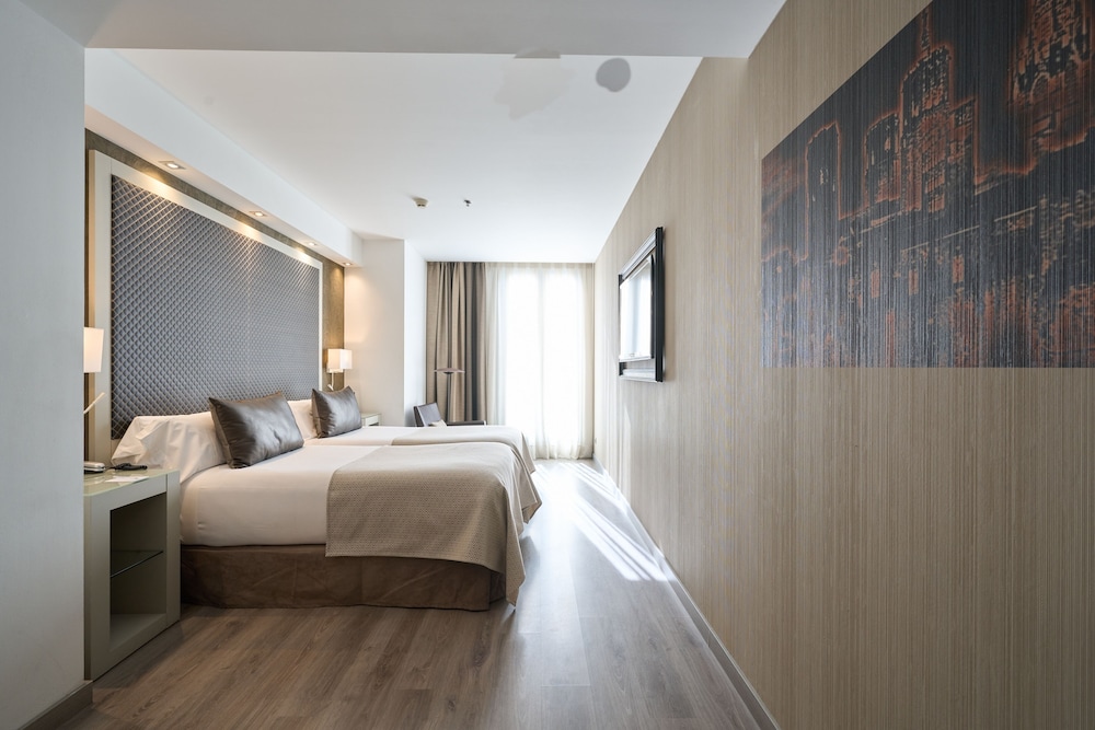 Catalonia Square — Hotel rooms in Barcelona, Catalonia