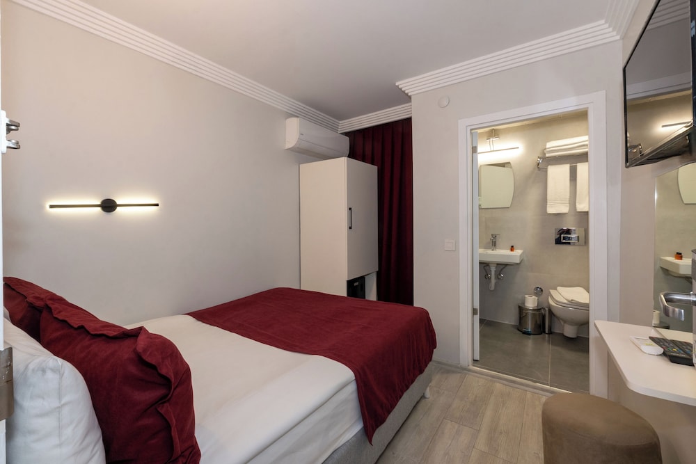 Istanbul Holiday Hotel — Hotel rooms in Istanbul, Istanbul