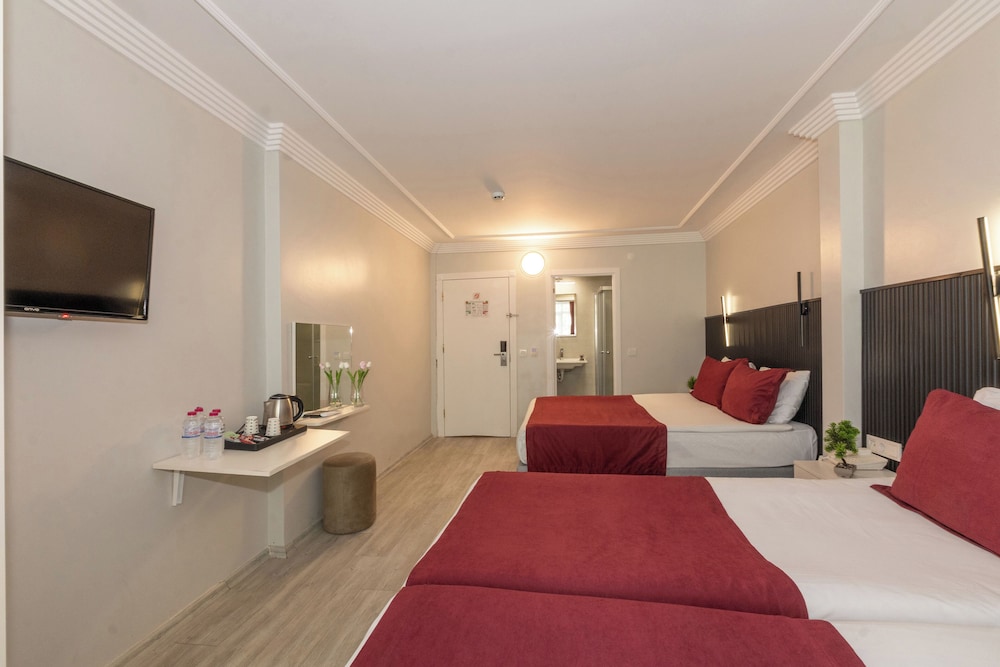 Istanbul Holiday Hotel — Hotel rooms in Istanbul, Istanbul