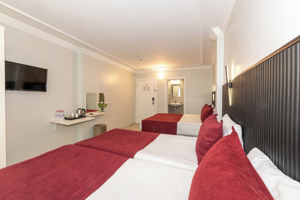 Istanbul Holiday Hotel — Hotel rooms in Istanbul, Istanbul
