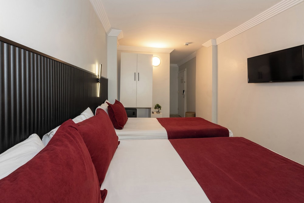 Istanbul Holiday Hotel — Hotel rooms in Istanbul, Istanbul