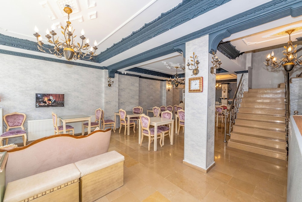 Istanbul Holiday Hotel — Restaurant & bars in Istanbul, Istanbul