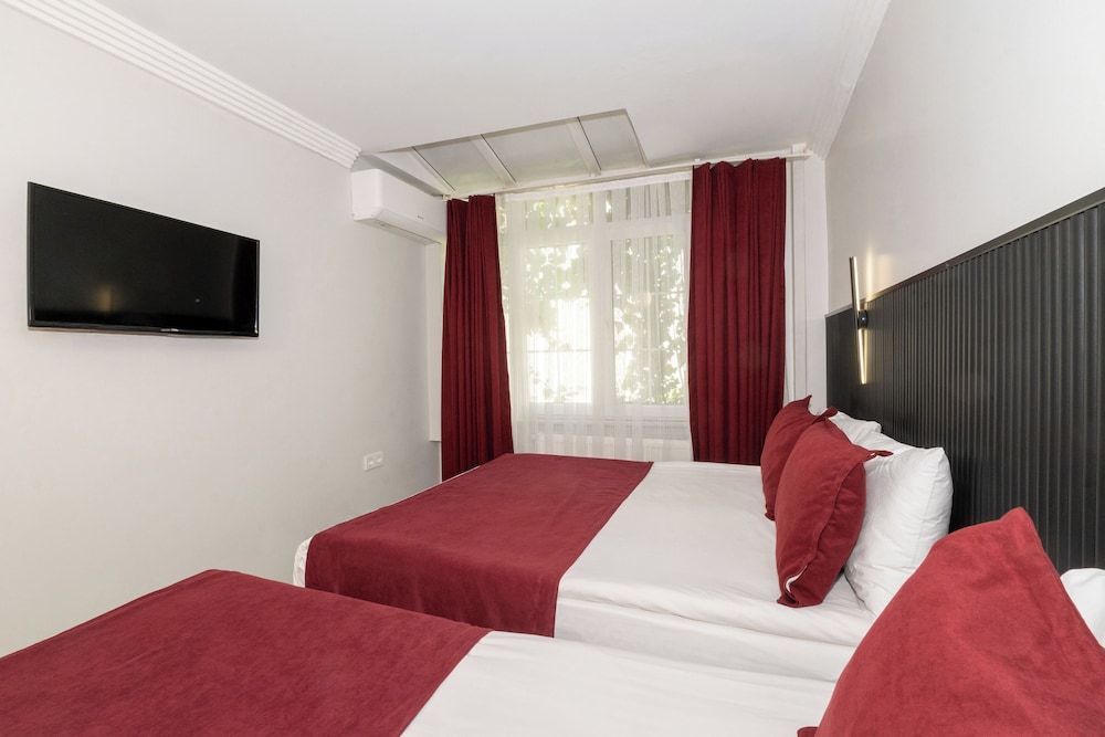 Istanbul Holiday Hotel — Hotel rooms in Istanbul, Istanbul