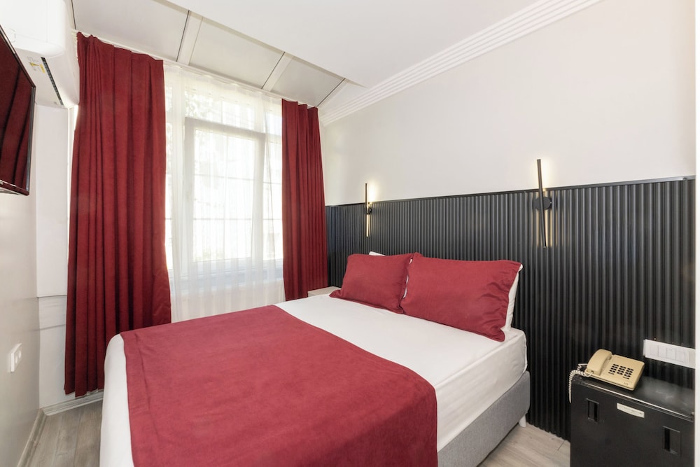 Istanbul Holiday Hotel — Hotel rooms in Istanbul, Istanbul
