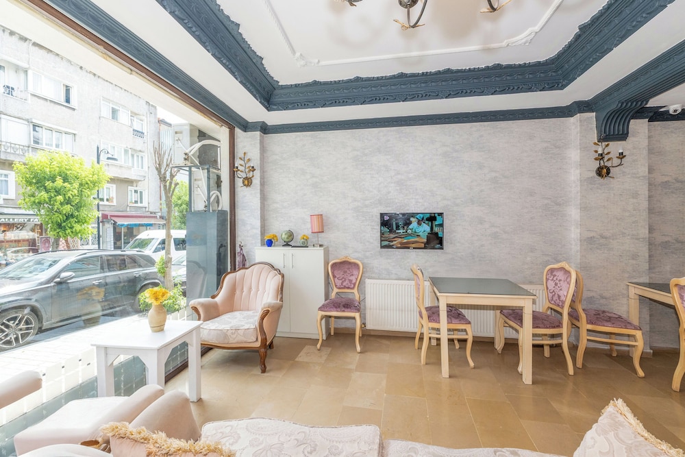 Istanbul Holiday Hotel — Hotel building in Istanbul, Istanbul