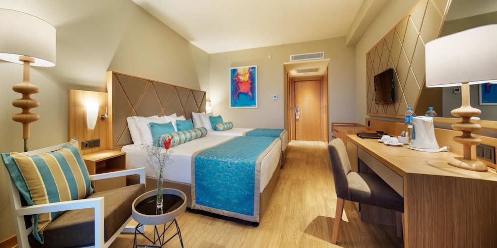 Papillon Ayscha Resort & Spa - All Inclusive — Hotel rooms in Belek