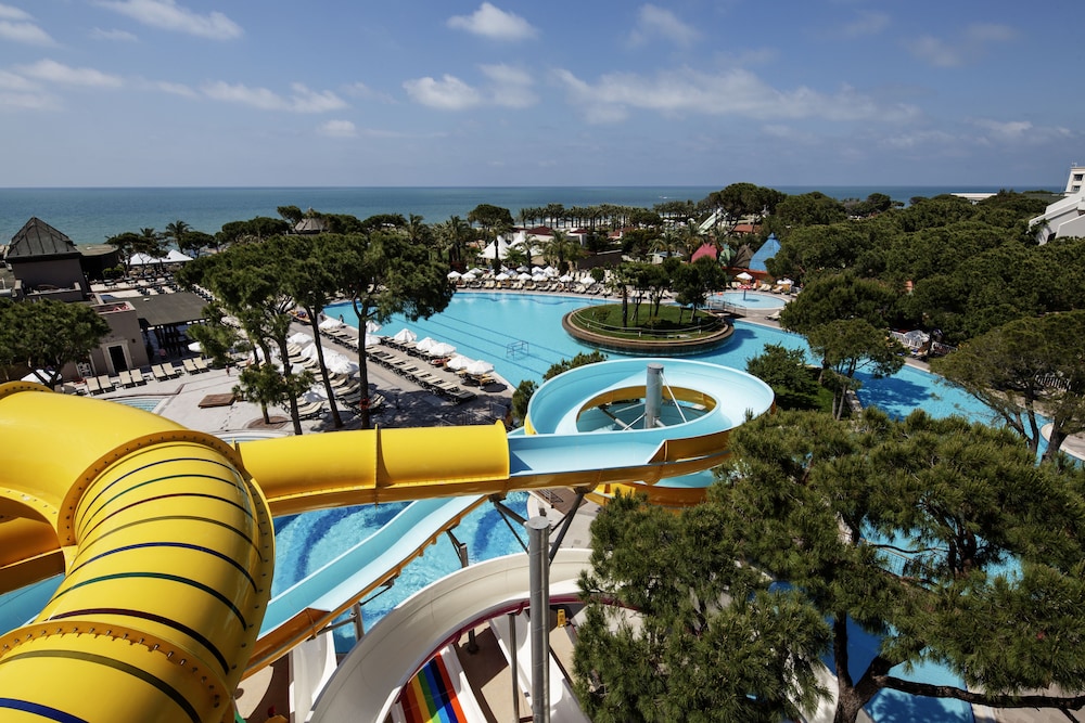 Papillon Ayscha Resort & Spa - All Inclusive — Swimming pool in Belek